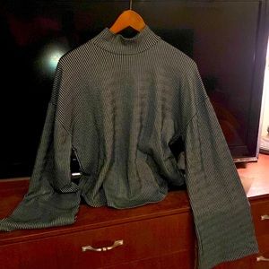 NWT Free People long sleeve, mock neck with open back top size L Pine Green